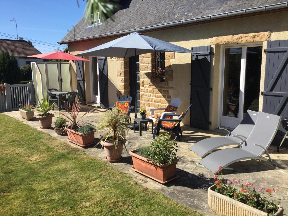 Maison Calme: Spacious Retreat with Terrace near Granville Exterior photo