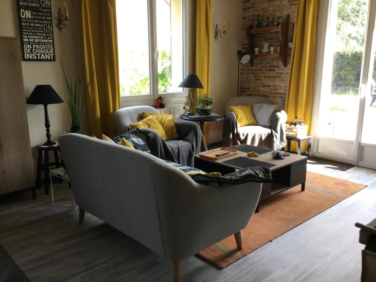 Maison Calme: Spacious Retreat with Terrace near Granville Exterior photo